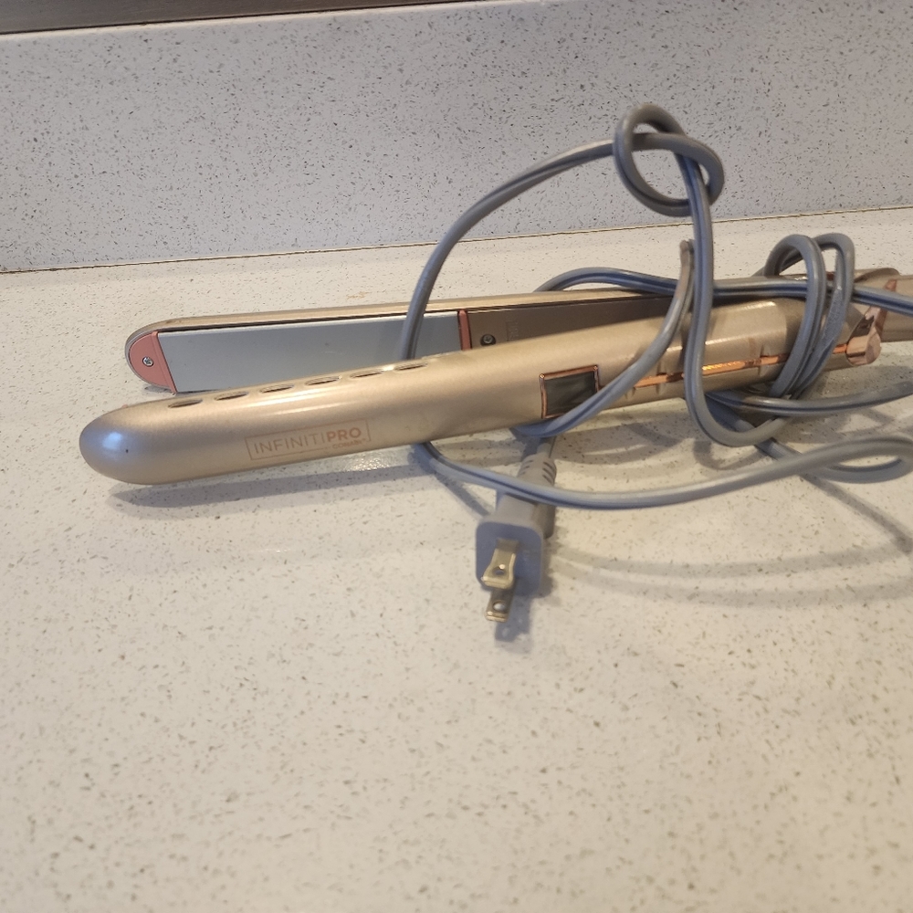 InfinitiPro by Conair Frizz Free Titanium Ceramic Flat Iron